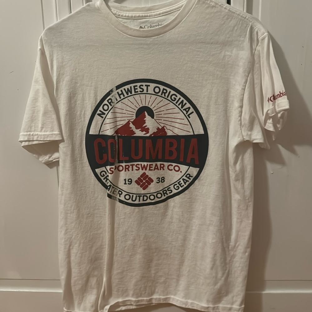 men’s Columbia t shirt like new